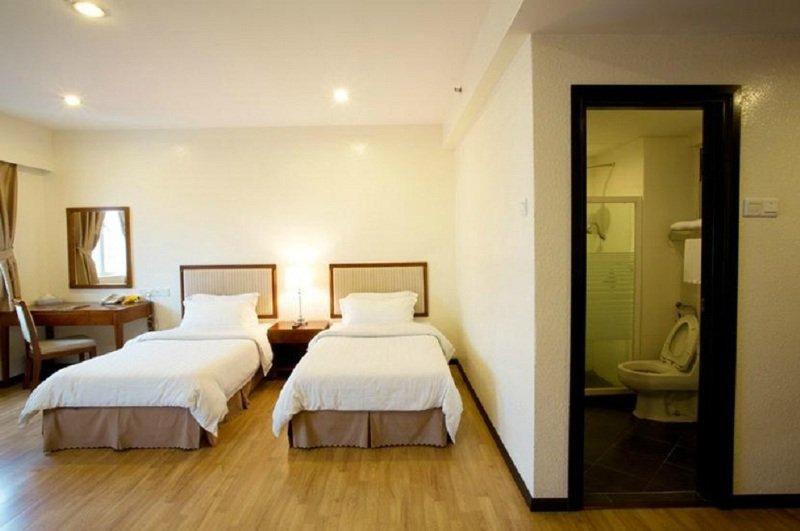 Alora Hotel Penang PENANG ภายนอก รูปภาพ